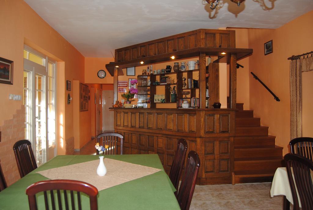 Villa Hedi Panzió Dunakiliti Exterior foto